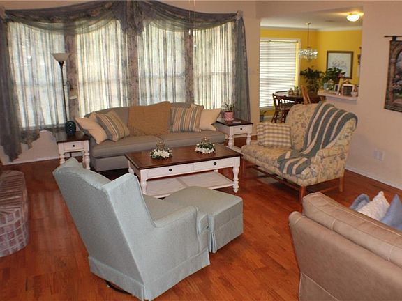 3rd image of 3006 Creek Hollow Dr
