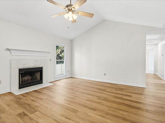 3rd image of 2416 Whitset Pl