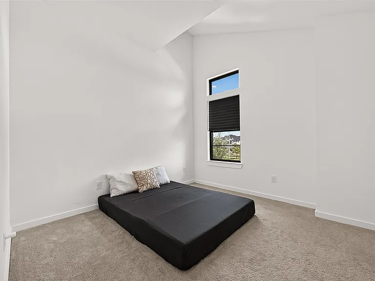 29746 Bur Creek Ln — Photo 39