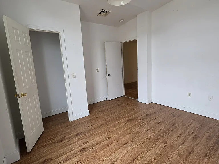18 Catherine St #2H — Photo 5