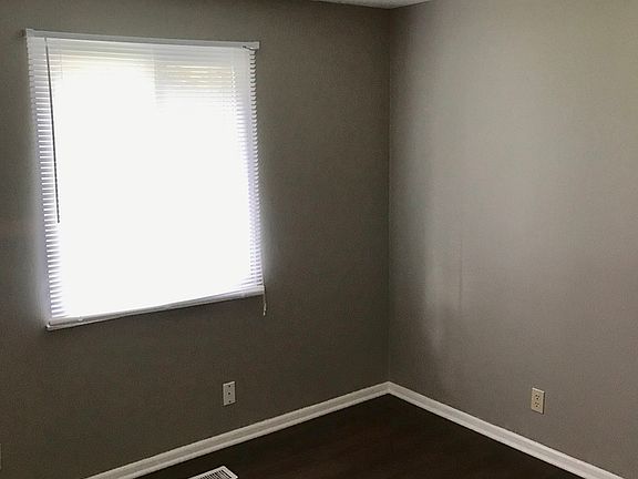 5th image of 3933 Malibu Dr
