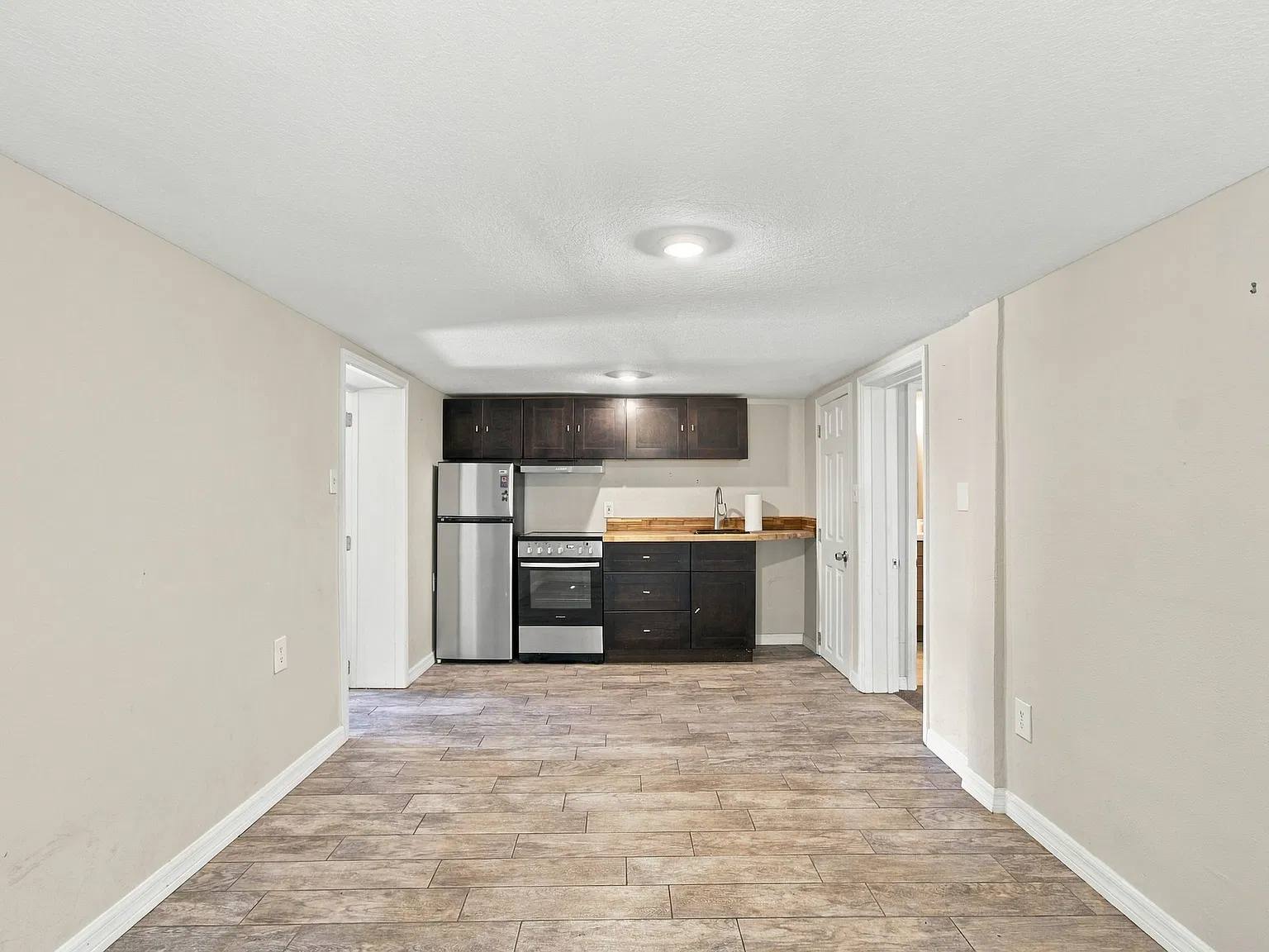 2 bed, 555 sqft, $1,500 — Photo 3