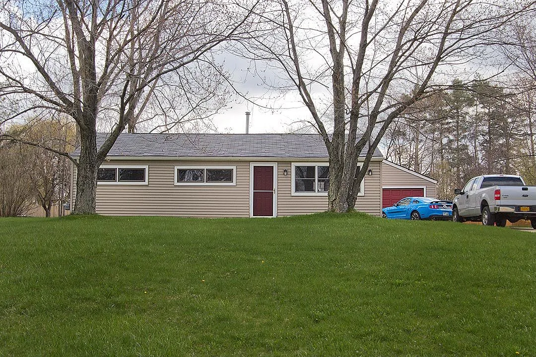 567 Simons Dr photo 1