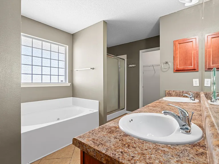 10832 Rigby Dr — Photo 14