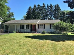 570 Fox Meadow Rd, Rochester, NY 14626