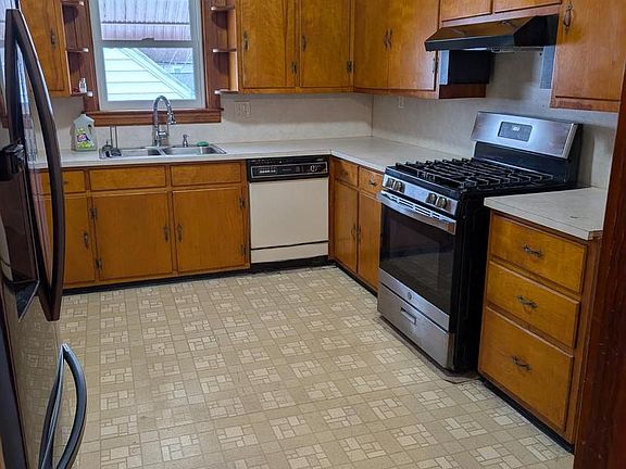 2nd image of 33 Westside Ave