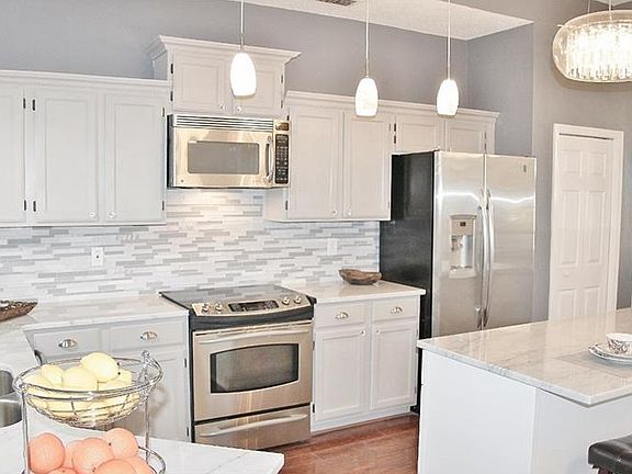 5th image of 1017 Corkwood Dr