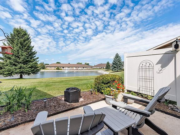 2nd image of 1265 Pond View Cir