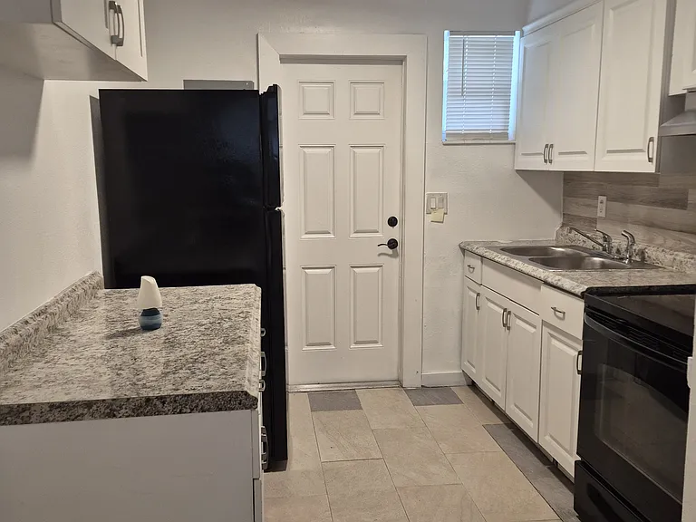 Kitchen appliance included