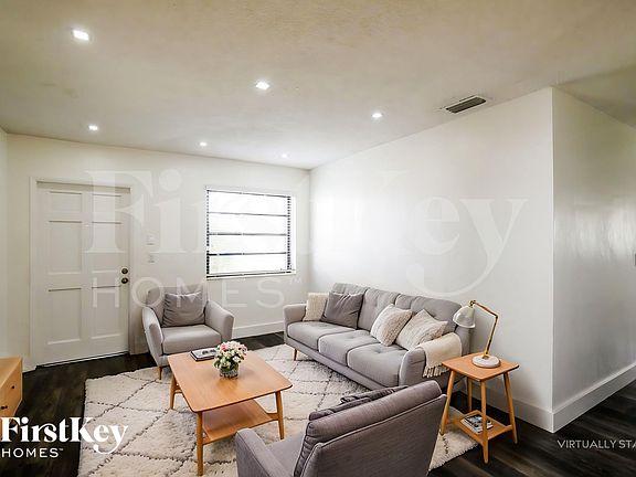 3rd image of 10020 SW 37th St