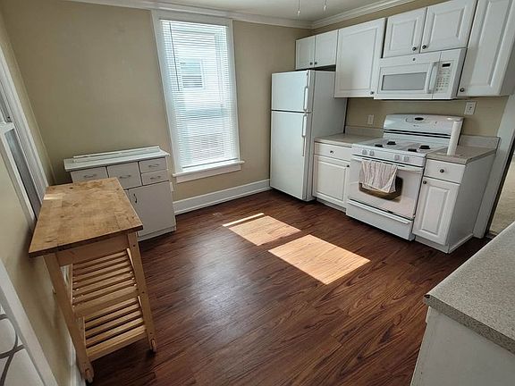4th image of 126 Byall Ave