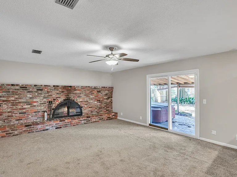 3917 Tara Hall Dr — Photo 6
