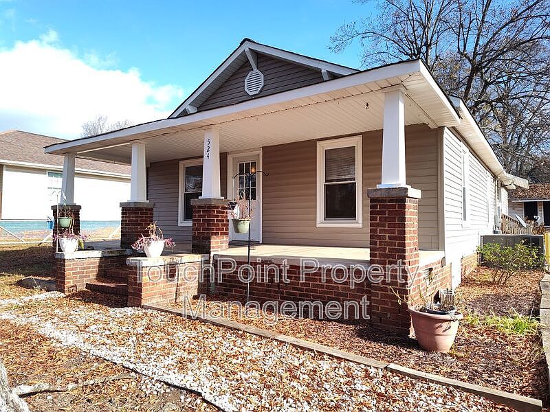 1st image of 524 Railroad Dr NW