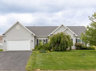 3705 Pegasus Cir, Syracuse, NY 13209