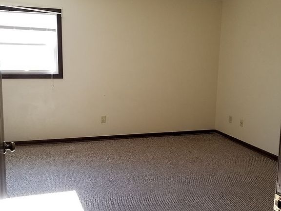 5th image of 602 E 5th St APT 3