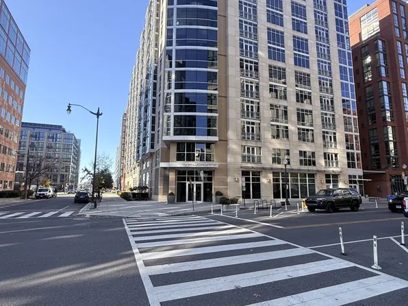 1025 1st St SE APT 912, Washington, DC 20003