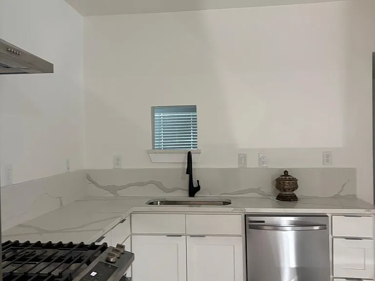 2927 Ellon Rd — Photo 8