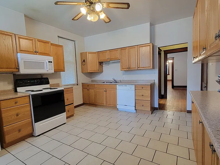 4666-4668 Rosa Ave — Photo 7