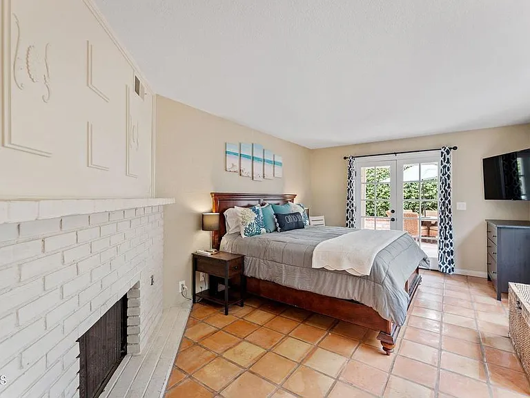 4850 Amalfi Way — Photo 21