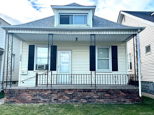 2639 Zinow St, Hamtramck, MI 48212