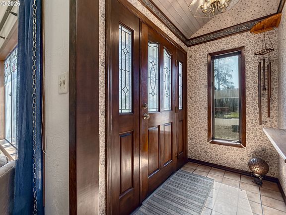 3rd image of 1935 NE Orchard Ave