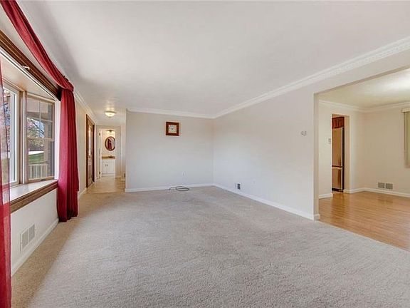 4th image of 5647 Glen Hill Dr
