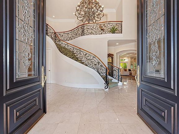 3rd image of 9624 Wexford Cir