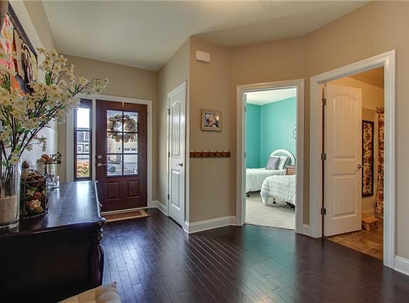 3rd image of 4212 Maximillion Cir