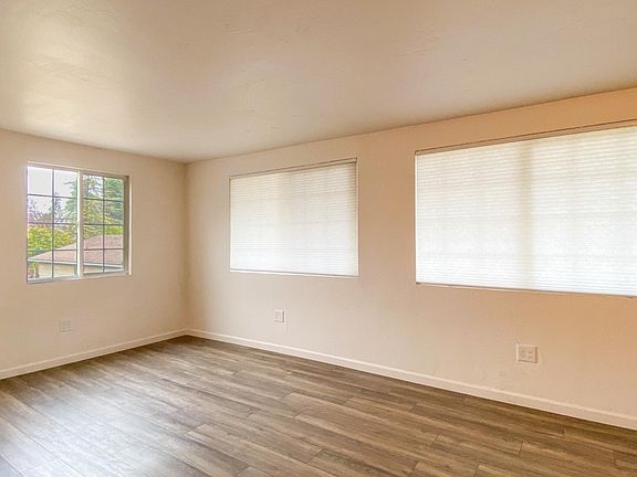 3rd image of 816 Lane St