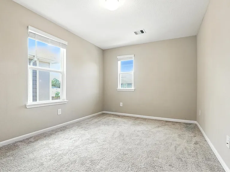 8618 Cedar Plains Ln — Photo 15