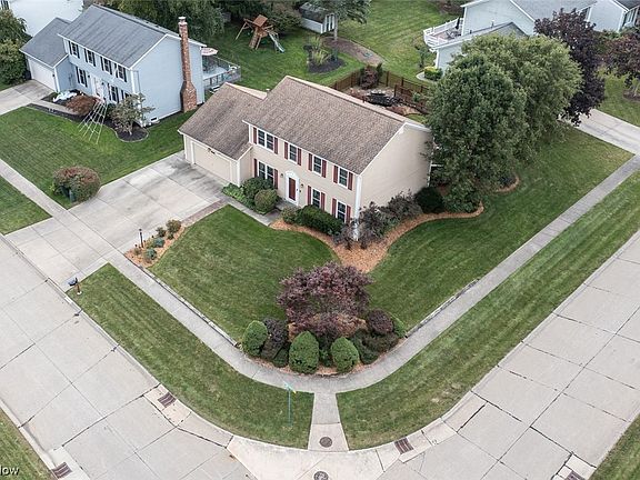 2nd image of 19342 Spinnaker Cir