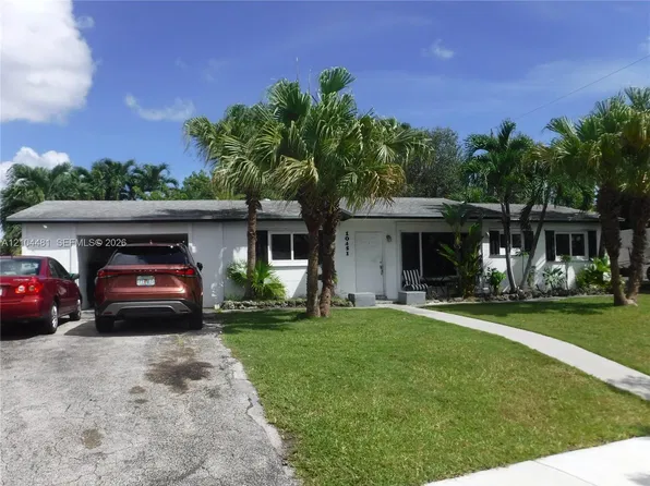 10451 SW 202nd Ter, Cutler Bay, FL 33189