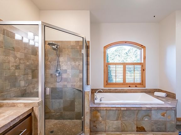 5th image of 3559 NW Glenridge Dr