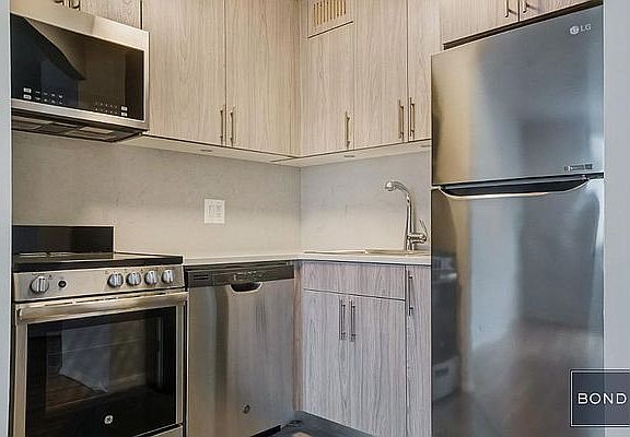 4th image of 230 E 30th St APT 4F