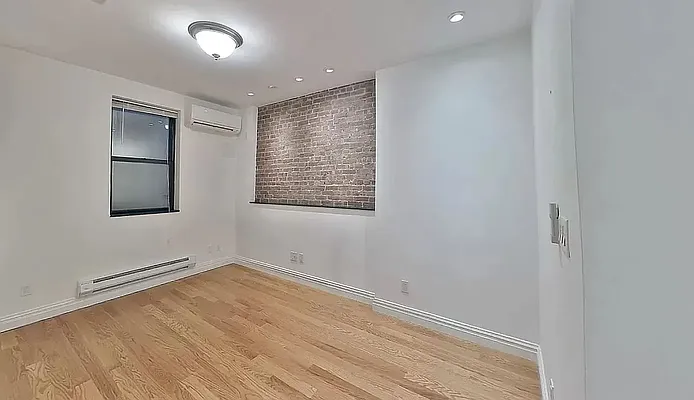 Rented by CitySites Real Estate Group | media 8