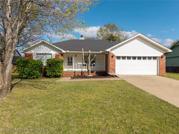 2110 Broken Hill Dr, Van Buren, AR 72956