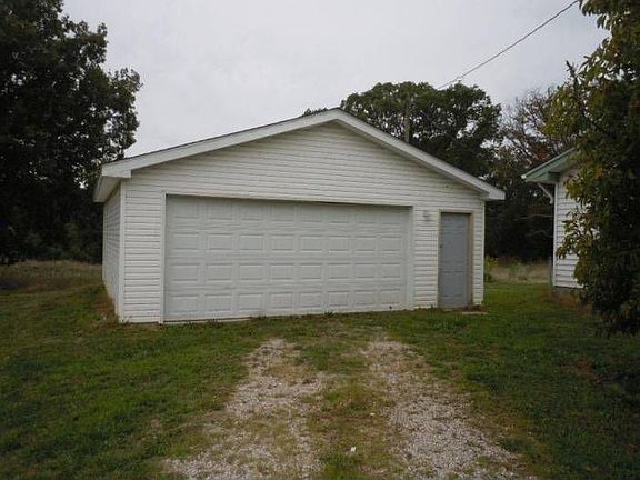 DETACHED GARAGE