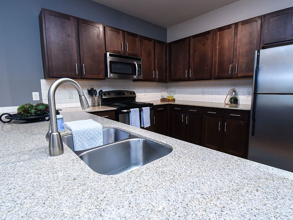 1st image of 11301 Farrah Unit 923