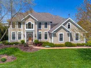 1708 Squirrel Trl, Cary, IL 60013