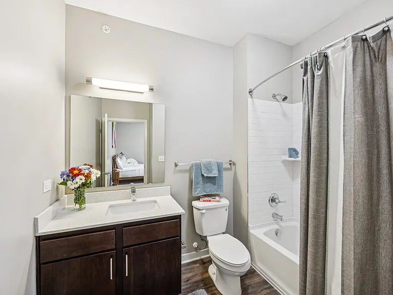AMP Luxury Apartments — Photo 17