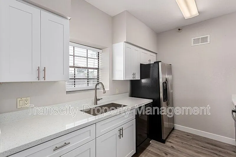 2 bed, 2.0 bath, 952 sqft, $1,695 — Photo 4