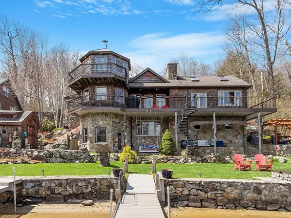 36 Lake Sargent Dr, Leicester, MA 01524