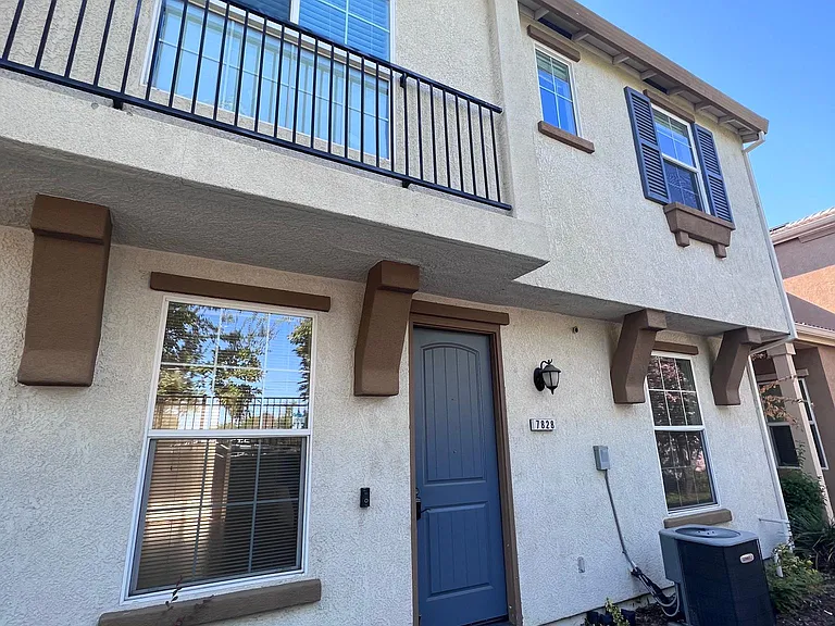 7828 Abramo Walk — Photo 2