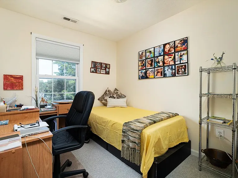 140 Founders Way — Photo 4