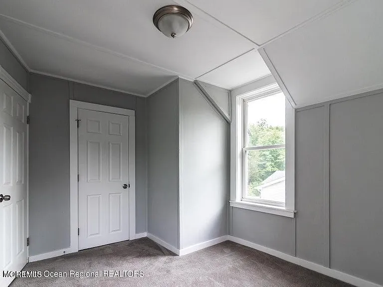 306 Henley Ave #B — Photo 14