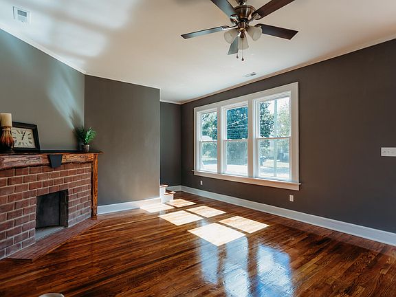 3rd image of 605 W Lenoir Ave #605