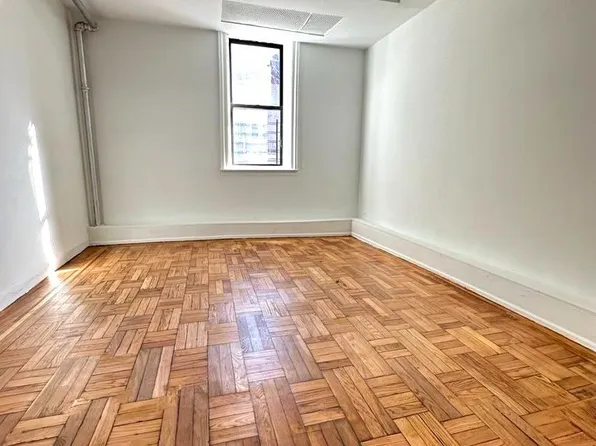 (undisclosed Address), Bronx, NY 10467