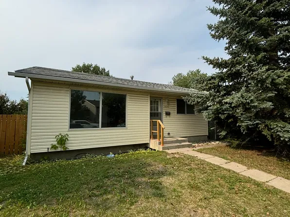 331 Castleridge Dr NE #331, Calgary, AB T3J 2A5