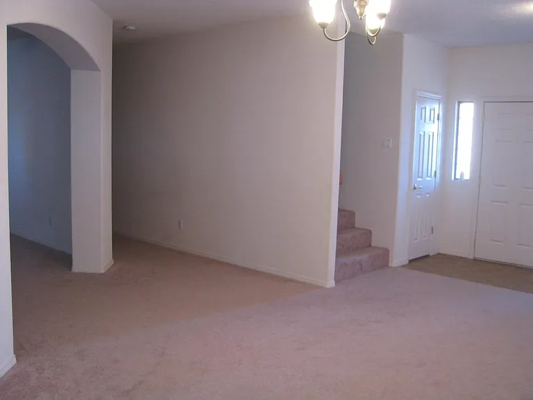 6719 Glenturret Way NE — Photo 2