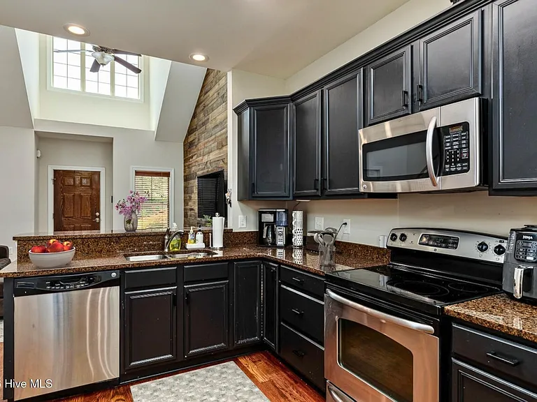22 Cypress Cir — Photo 6